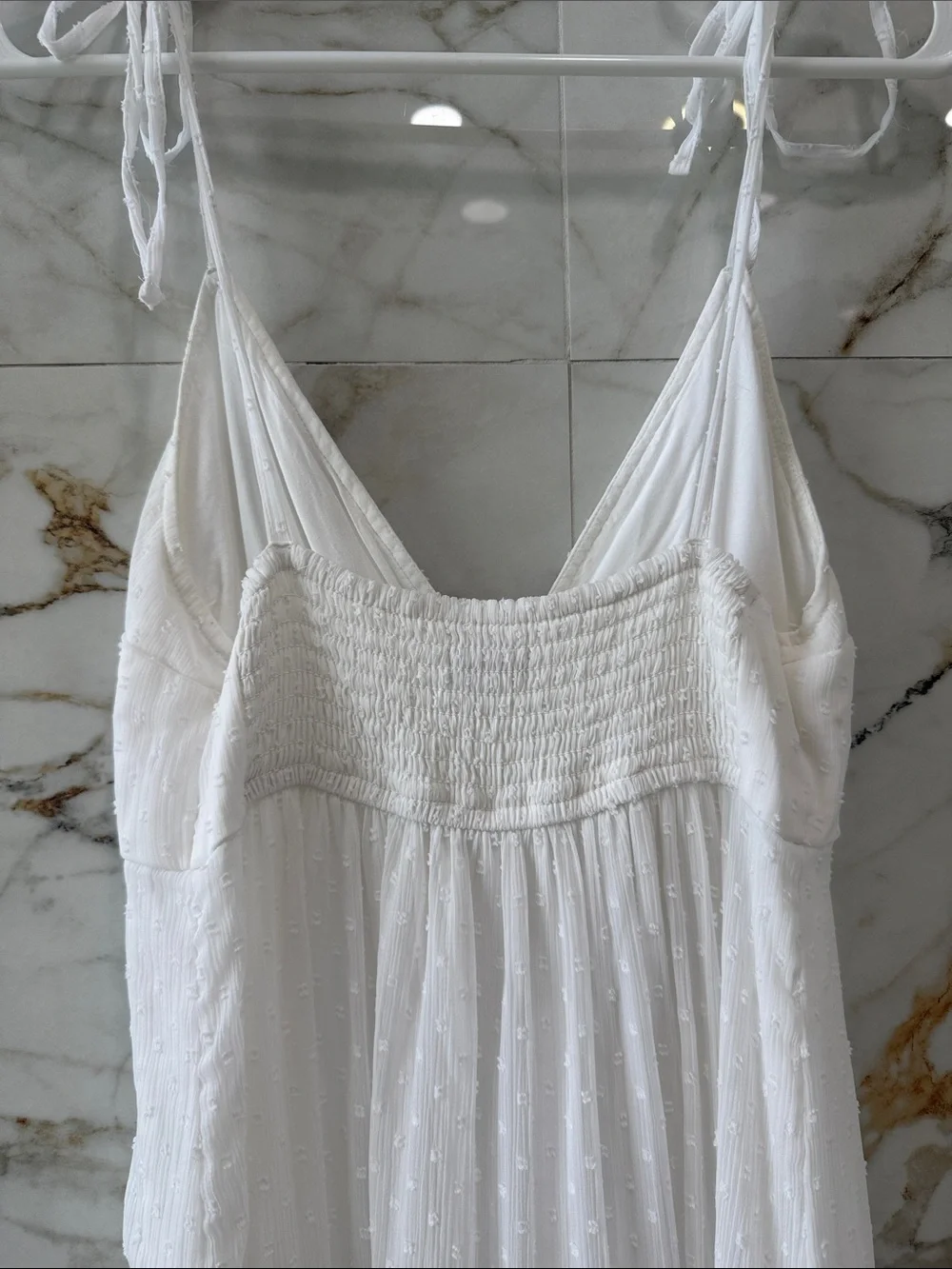 Abercrombie & Fitch lightweight white